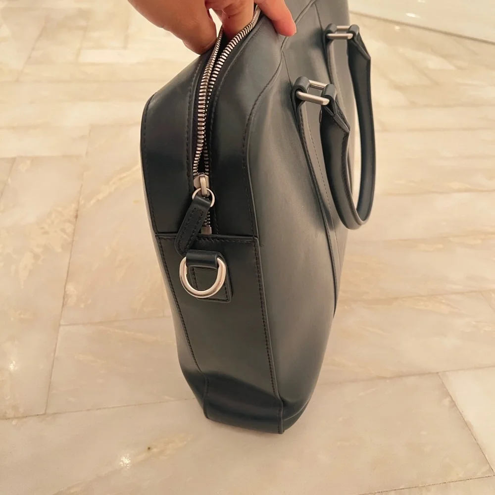 Sophisticated Blue Leather Briefcase for Men and ladies - Picture 9 of 11